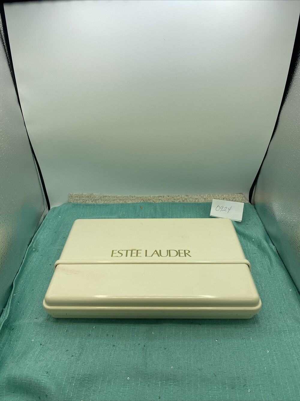 Vintage Estée Lauder Ivory Hard Plastic makeup Cosmetic box lidded 80's project